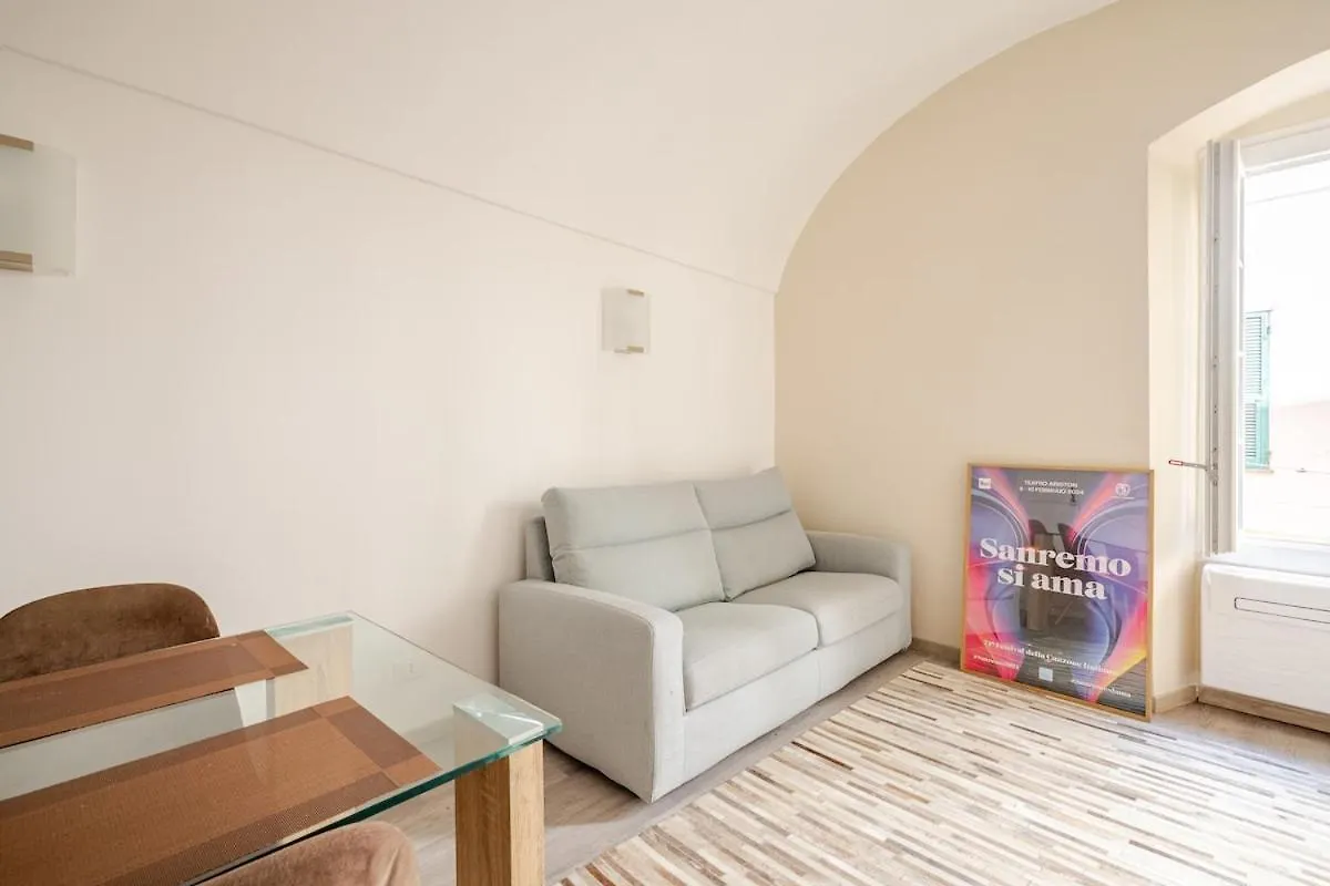 Casa Tramontina Posto Auto Apartment Sanremo Italy